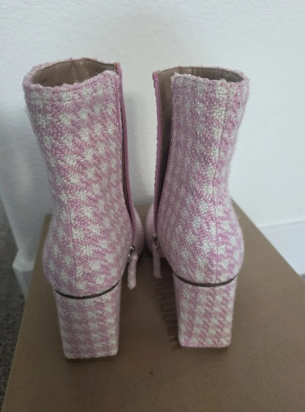 Steve Madden Women's Pink/White Houndstooth Tweed Ankle Boots (US 7.5)